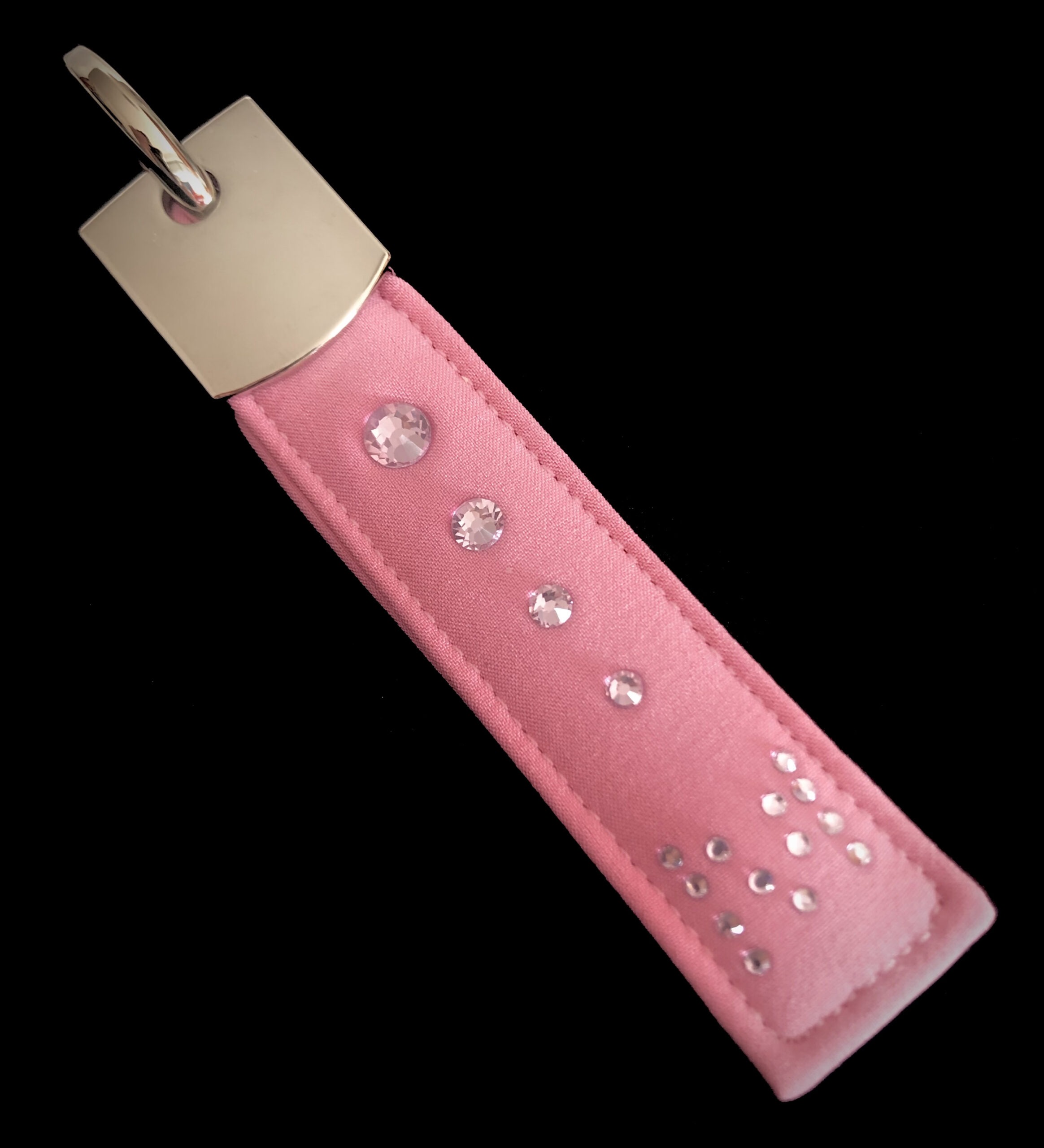 PORTECLÉ "EVA" ROSE SOFTSHELL AVEC STRASS CRISTAL - MOTIF "INITIALE M & 4 STRASS"