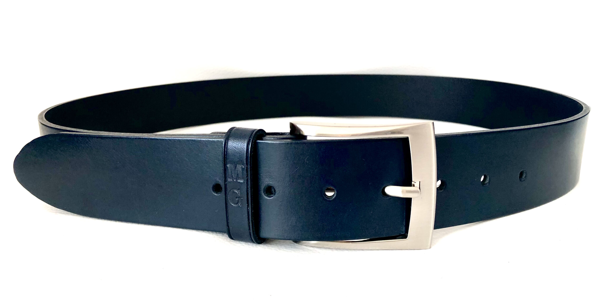 CEINTURE EN CUIR DE VEAU AVEC BOUCLE RECTANGULAIRE A ARDILLON - MOTIF "INITIALES"